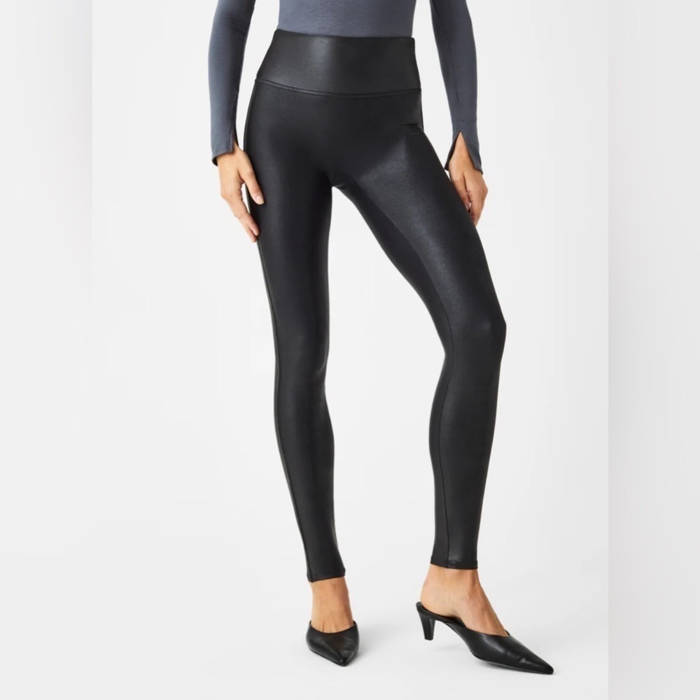 SPANX Sz 1X Leggings Liquid Leather Aesthetic Vegan Stretchy Sleek Comfort Waist